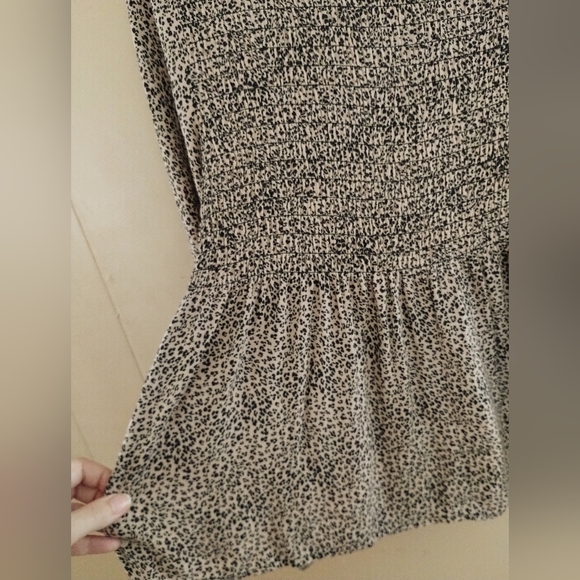 Urban Romantics smocked babydoll style long sleeve, size M, leopard print, rayon - Picture 3 of 5